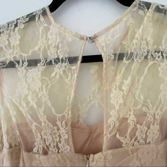 En Creme Lace Overlay Rouched Mini Dress NWT - Picture 5 of 12